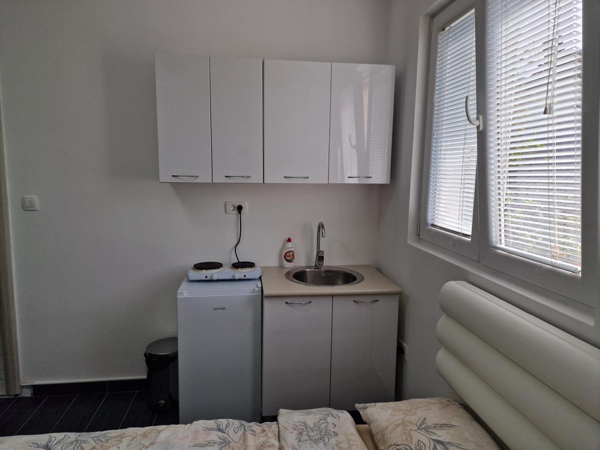 Apartman Tolosi พอดโกริกา ภายนอก รูปภาพ